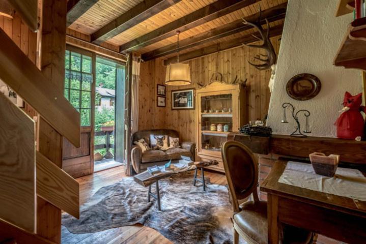 Villa Chalet Silenthia à Lenzumo di Concei Extérieur photo